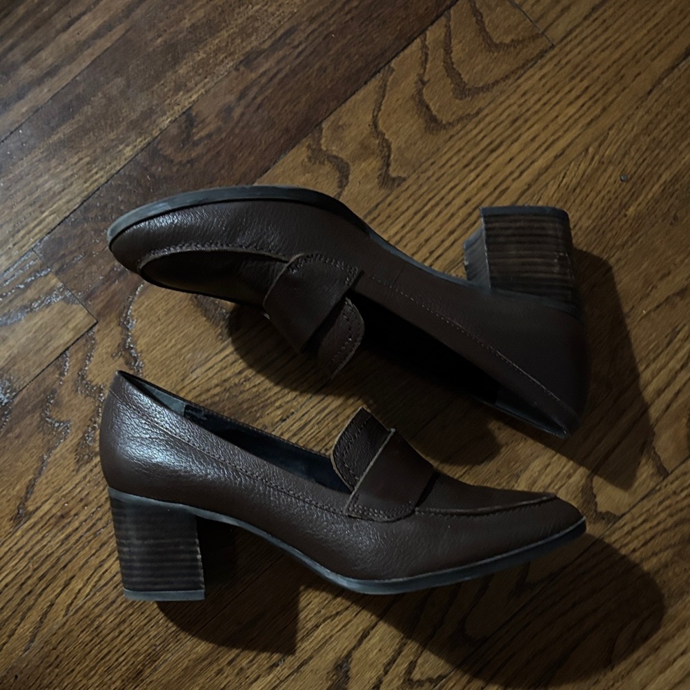 Vintage 90s Women's Brown Leather Block Heel Loafers